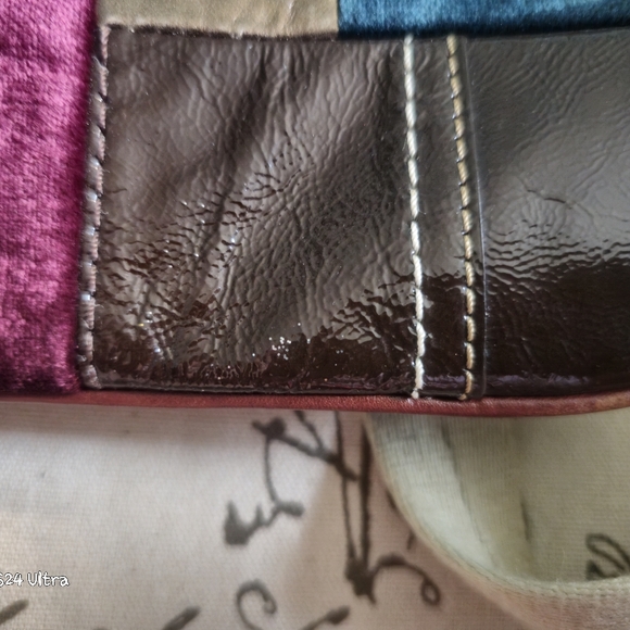 Coach Crossbody Holiday Edition #G0773-40929 Patchwork Signature Suede EUC new - Picture 5 of 9